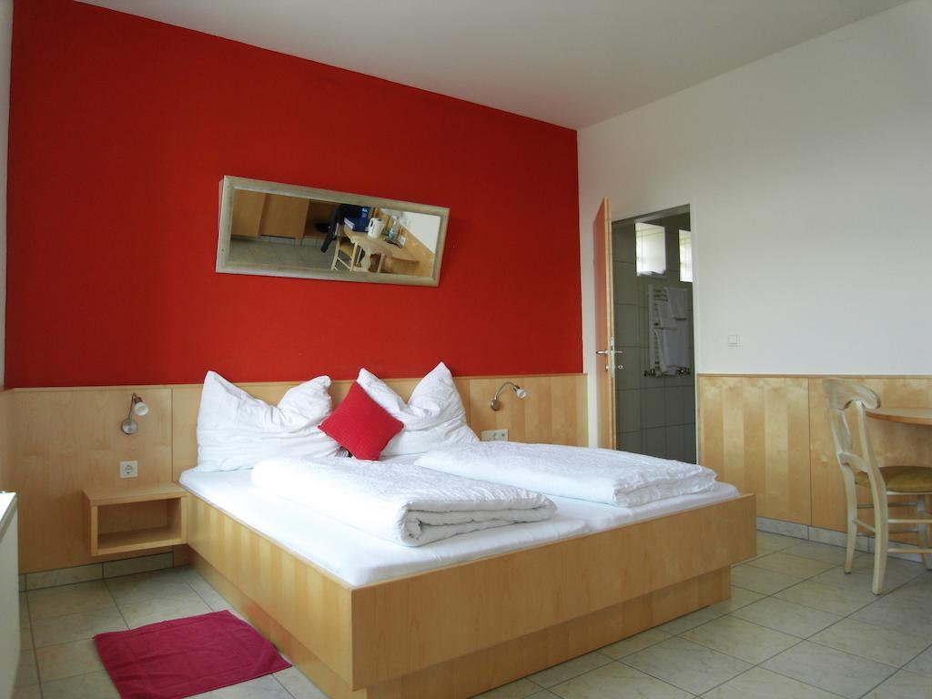 Weinhotel Kirchenwirt Gols Quarto foto